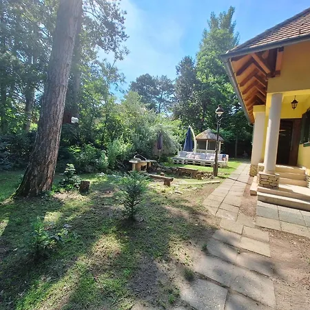 別荘 Vecsey Zamárdi